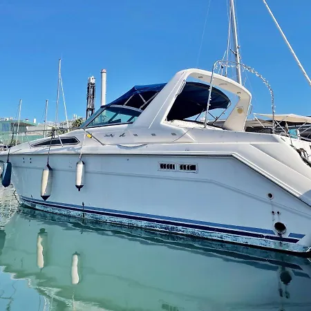Yacht Barcelona Ботель Сан-Адриан-де-Бесос