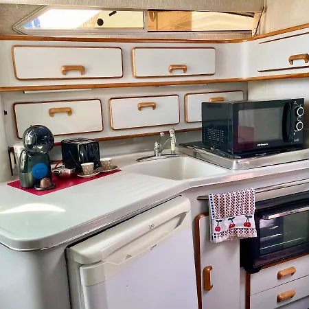 Ботель Yacht Barcelona Сан-Адриан-де-Бесос
